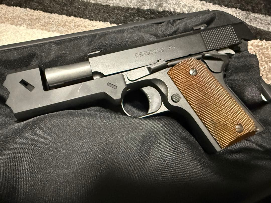 千束の銃風カスタム 東京マルイ製デトニクス45+マガジン5本