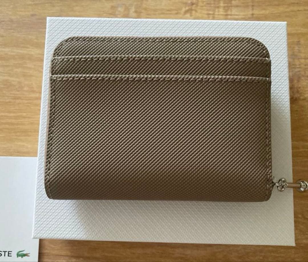 ラコステ ケース ベージュ 財布