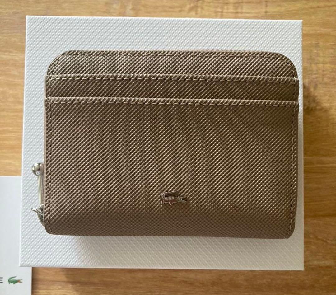 ラコステ ケース ベージュ 財布