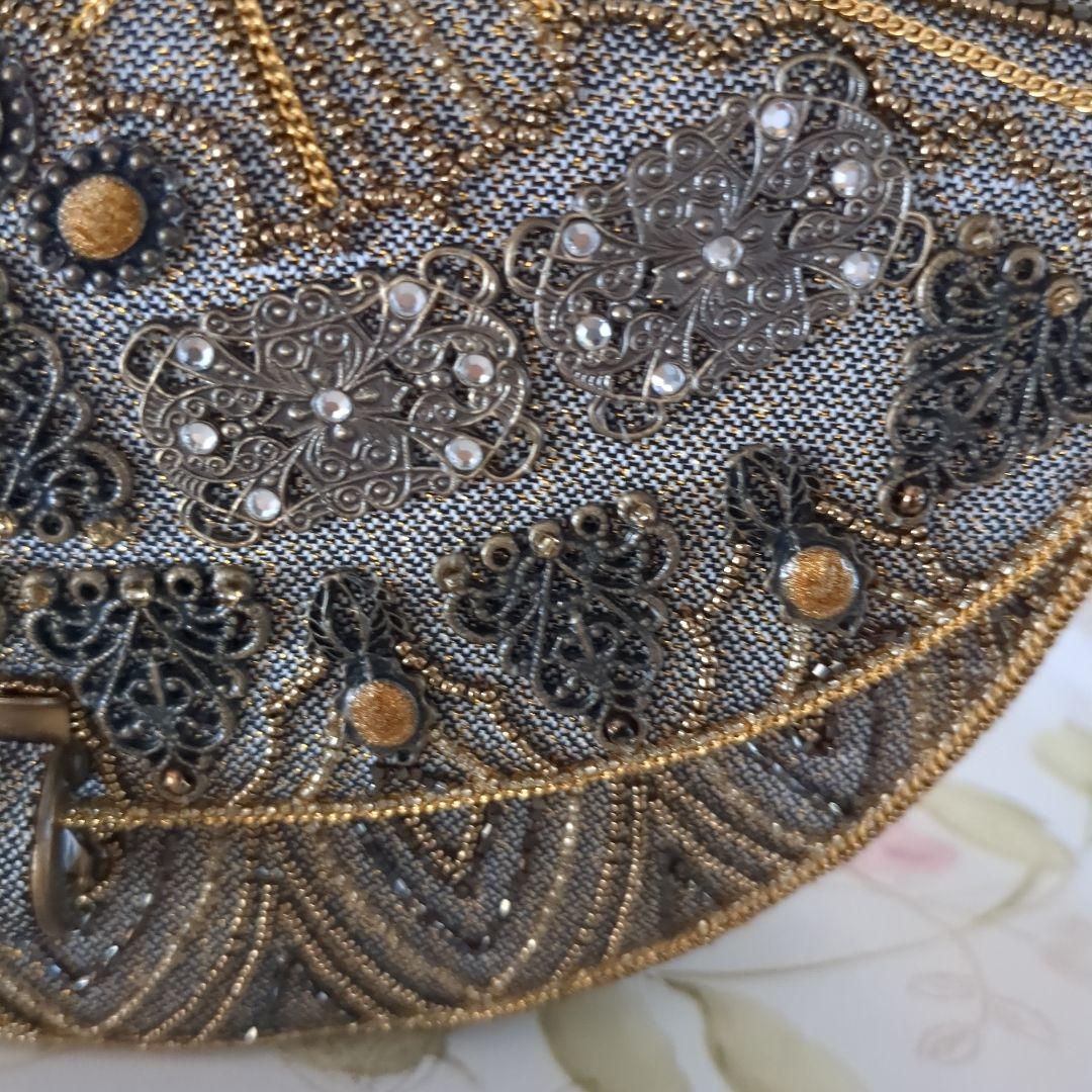 ルミーはしもと　ビーズ刺繍 半月型パーティーバッグ