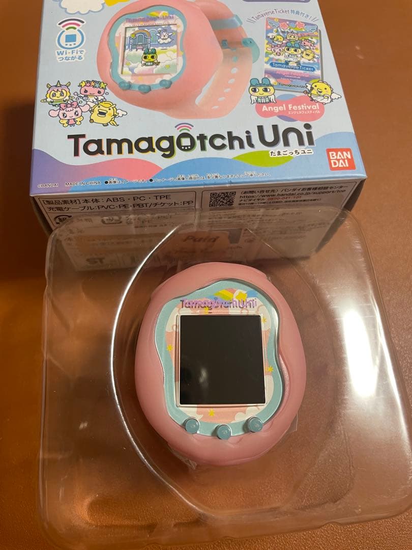Tamagotchi Uni ピンク USBケーブル付き