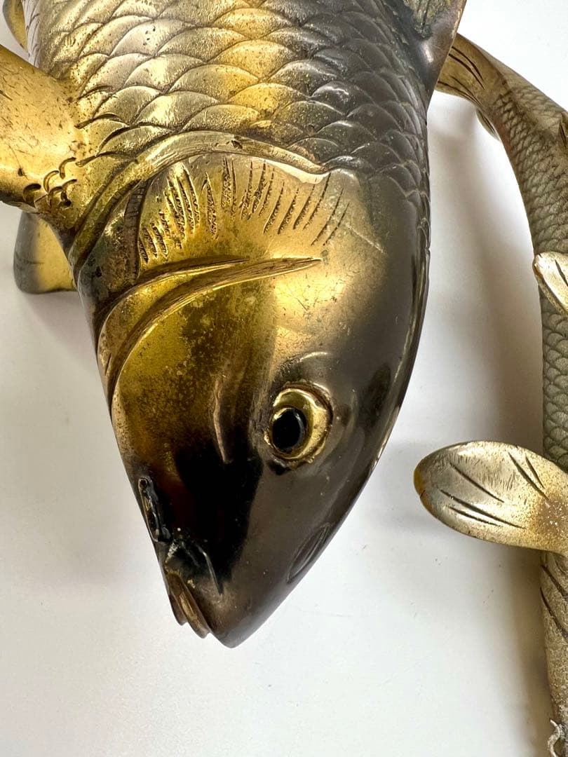 双鯉 在銘 金銀 ２匹揃 金属工芸 置物 縁起物 鯉 在銘