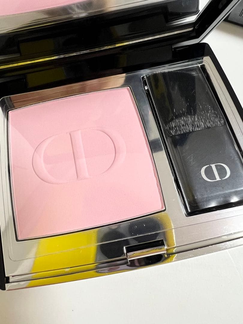 Dior ディオールスキン　ルージュブラッシュ　280 ローズポプリンマット