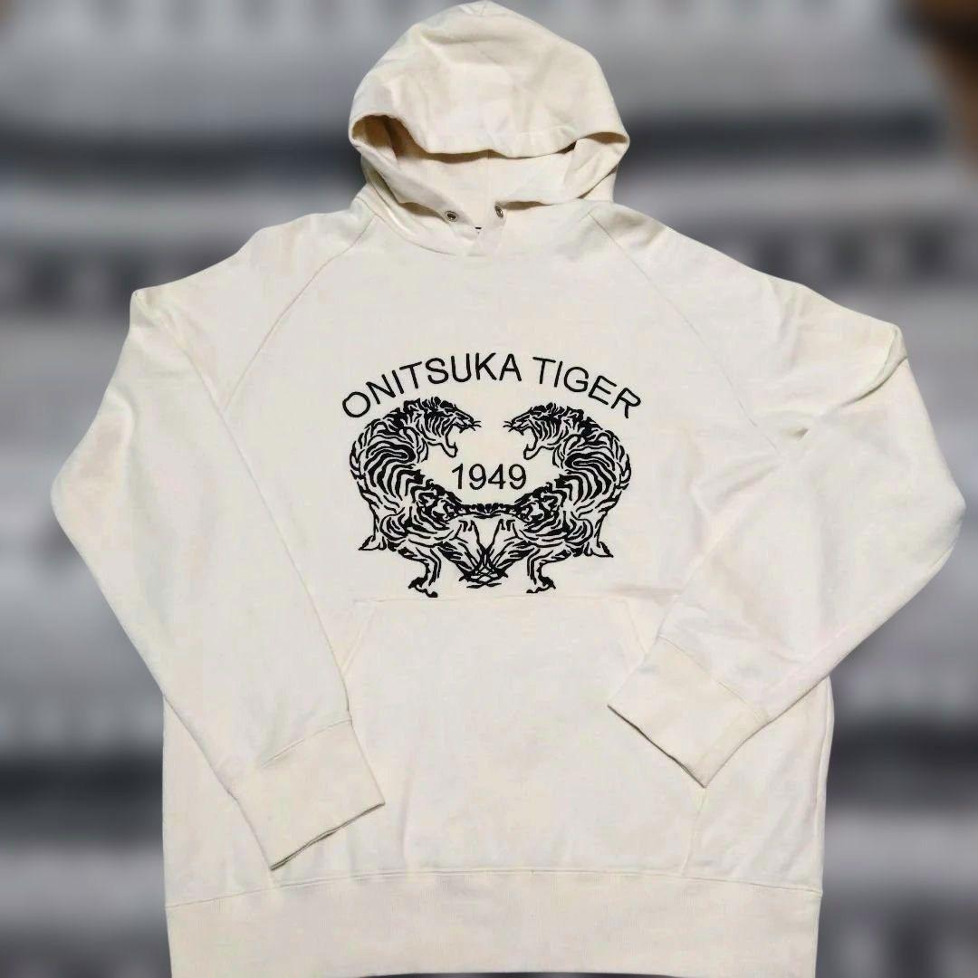 オニツカタイガー　プルオーバーパーカー　メンズMサイズ　　 Lサイズ位あります