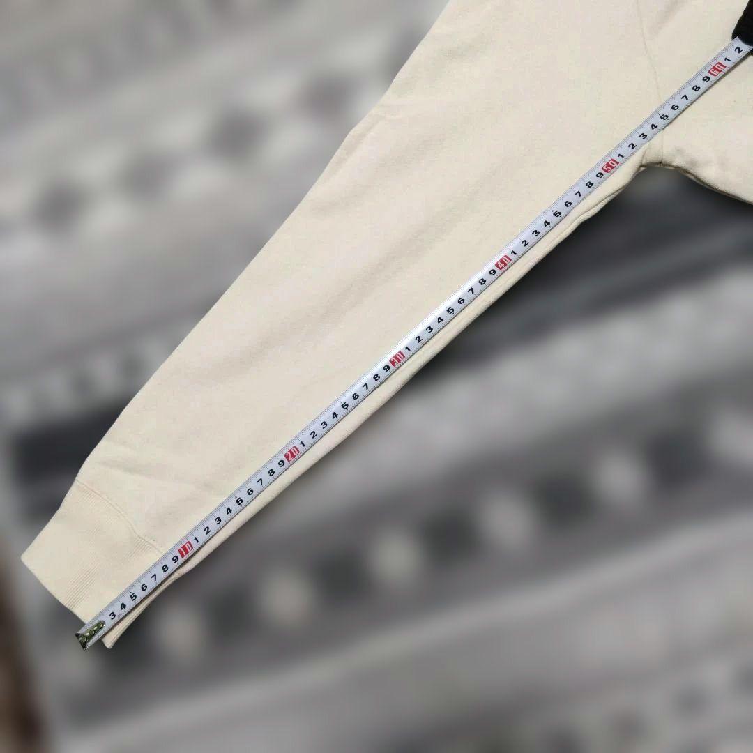 オニツカタイガー　プルオーバーパーカー　メンズMサイズ　　 Lサイズ位あります