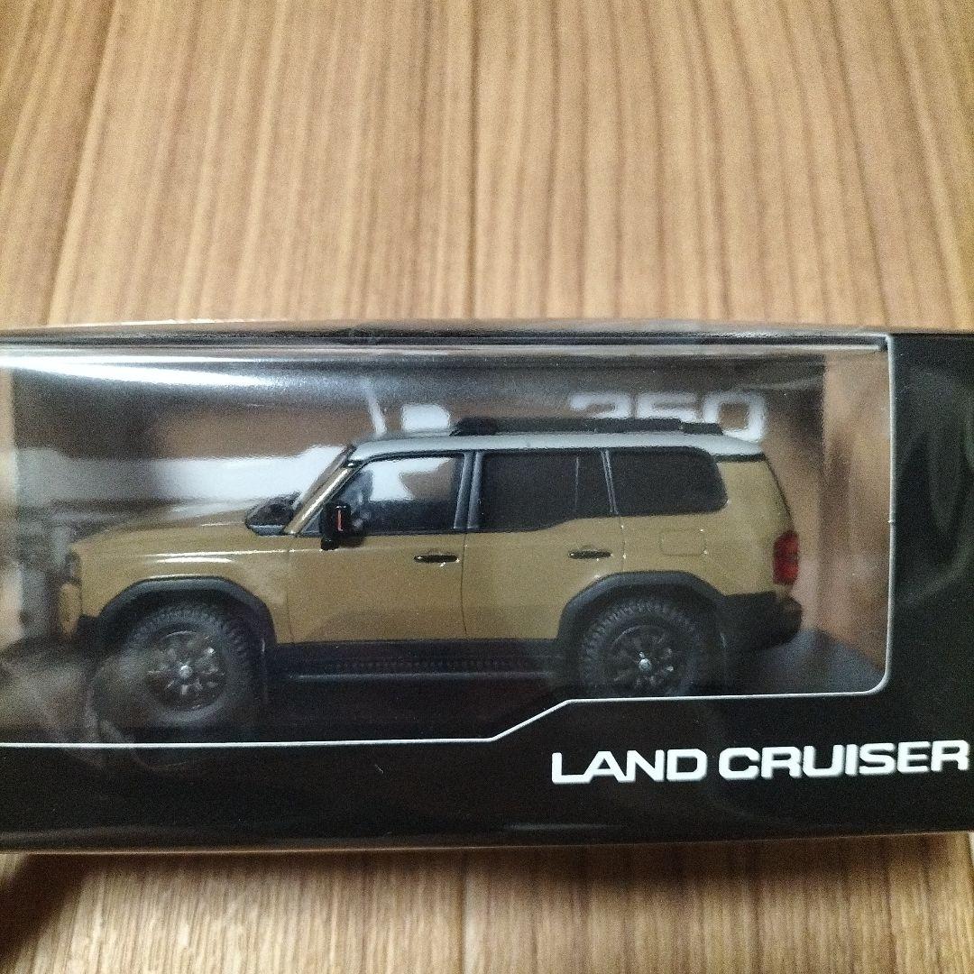 限定新品未開封 TOYOTAランドクルーザー 1/43ベージュ非売品ミニカー