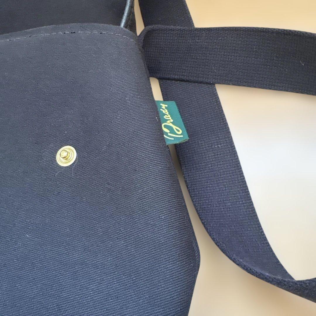 Brady avon ショルダーバッグ　黒