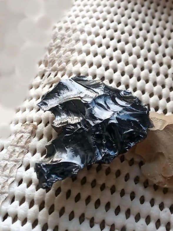 打製石器 アイヌ仕様 a 黒曜石 刃物 模写