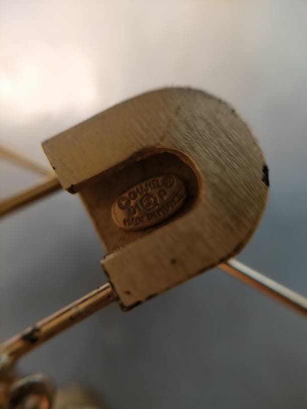 CHANELロゴブローチ 希少一点限り！ | 激安通販のイーサプライ