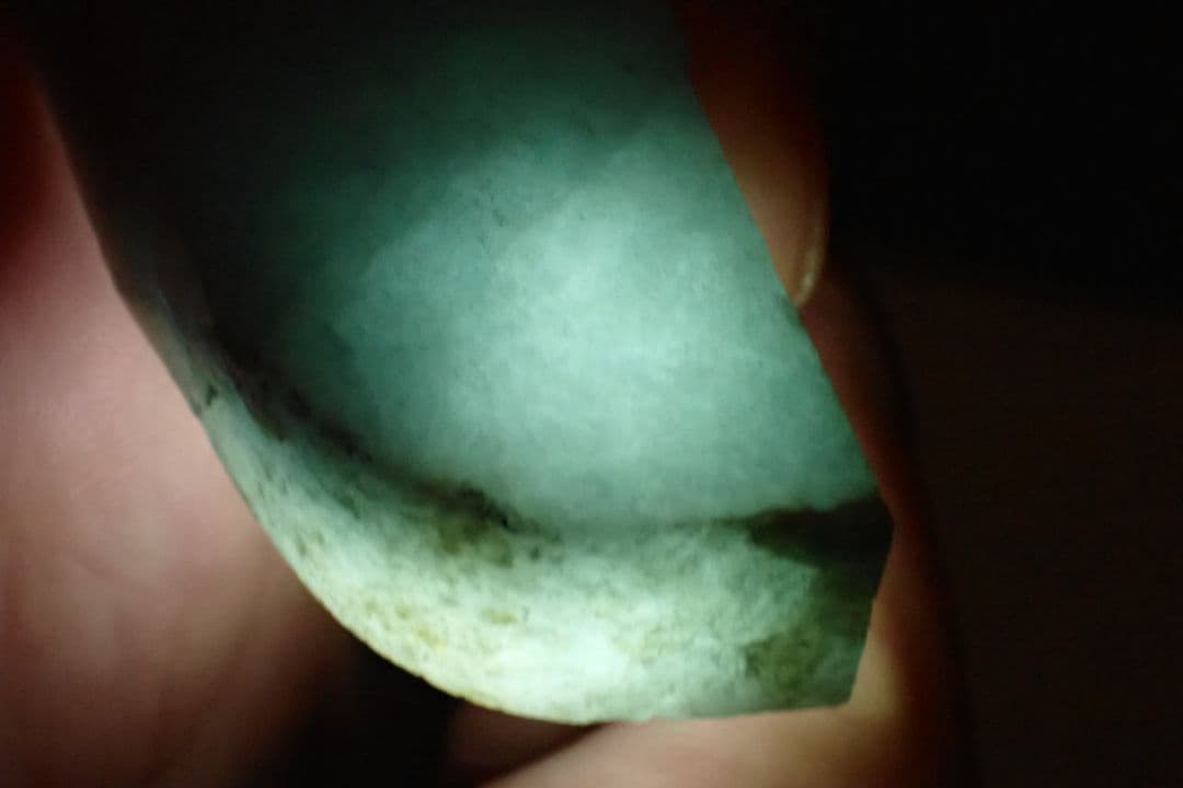 糸魚川翡翠 39グラム 市振海岸 青 原石 送料無料