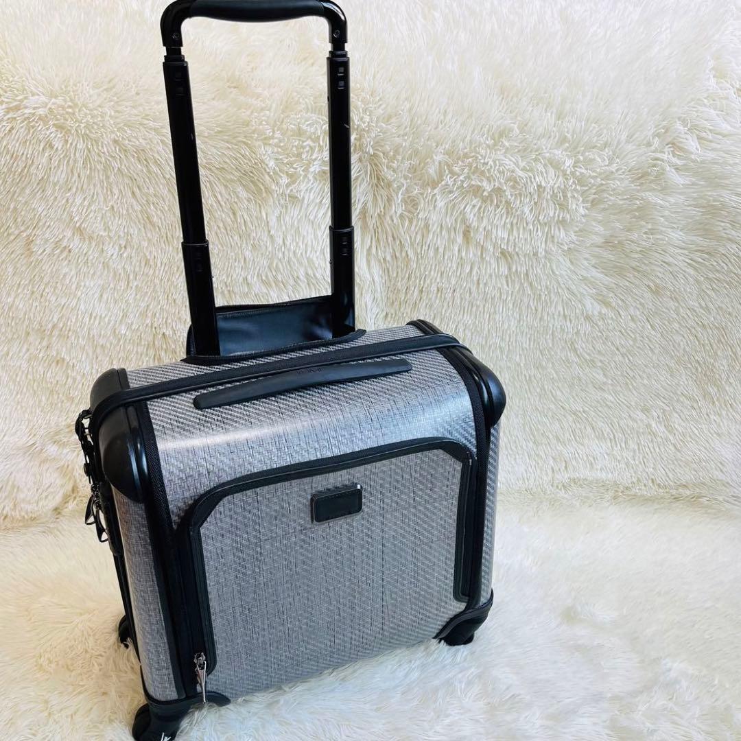 TUMI トゥミテグラライト小型キャリーケース 4輪
