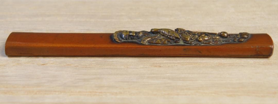 鍔 鐔 小柄 日本刀 刀装具 武具 骨董【素銅磨地 高肉彫 鍍金 韃靼人図小柄】