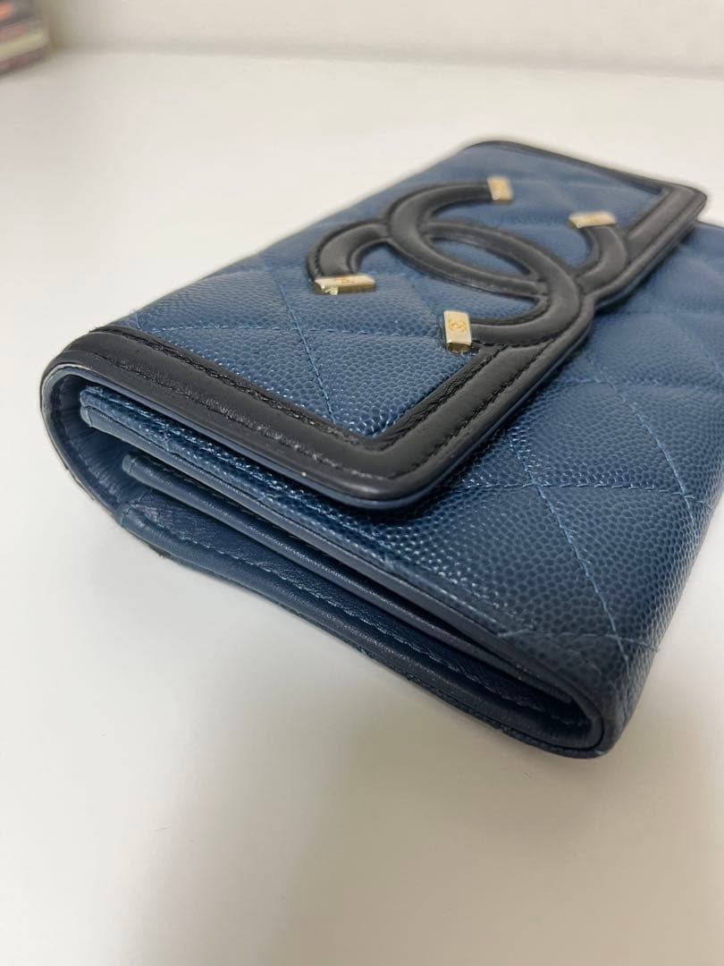 CHANEL 財布　キャビアスキン