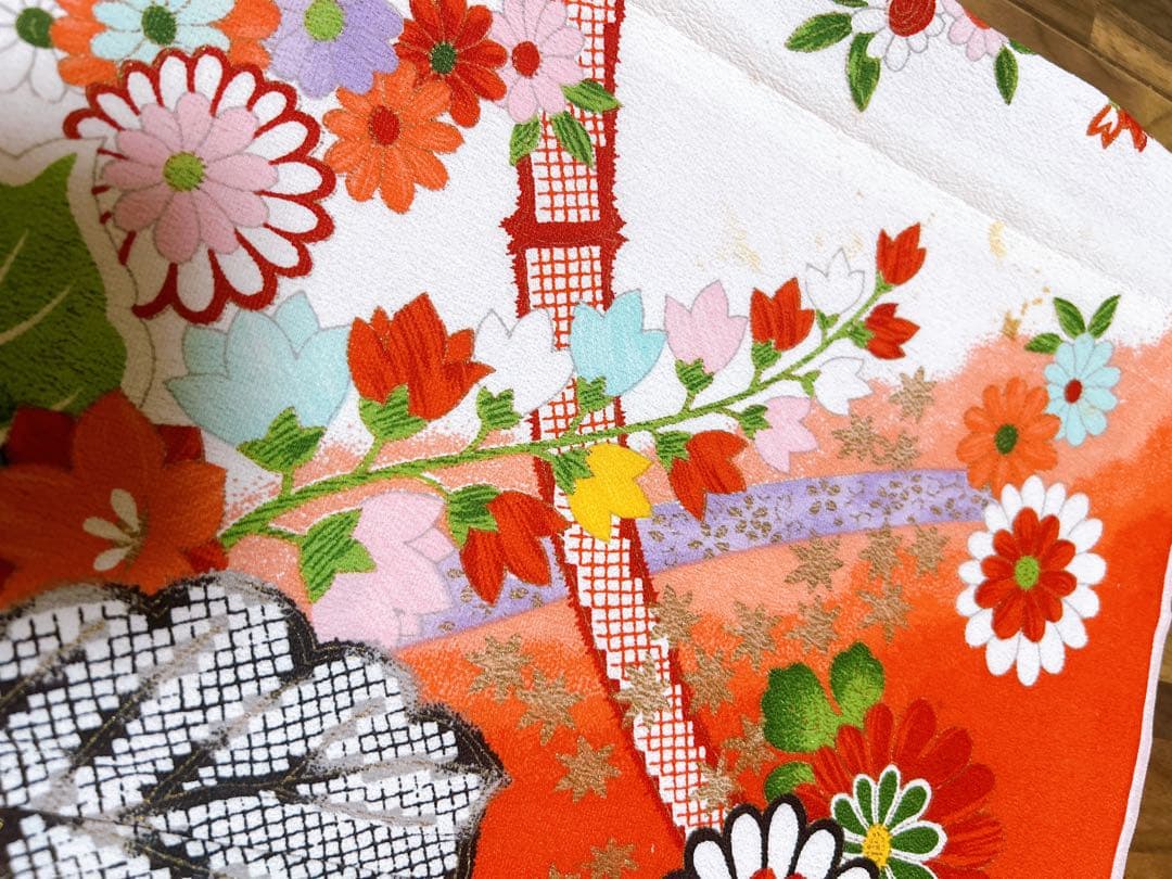 人気のアンティーク着物♡七五三　7歳　女の子　フルセット　一式　白　ゴールド