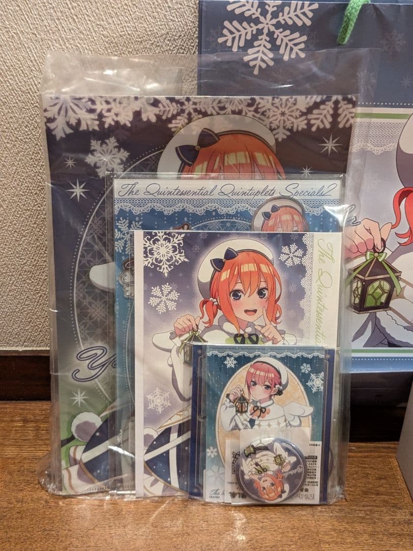 五等分の花嫁 推し袋 限定　2025 中野四葉　ドンキ　アクスタ　缶バッチ