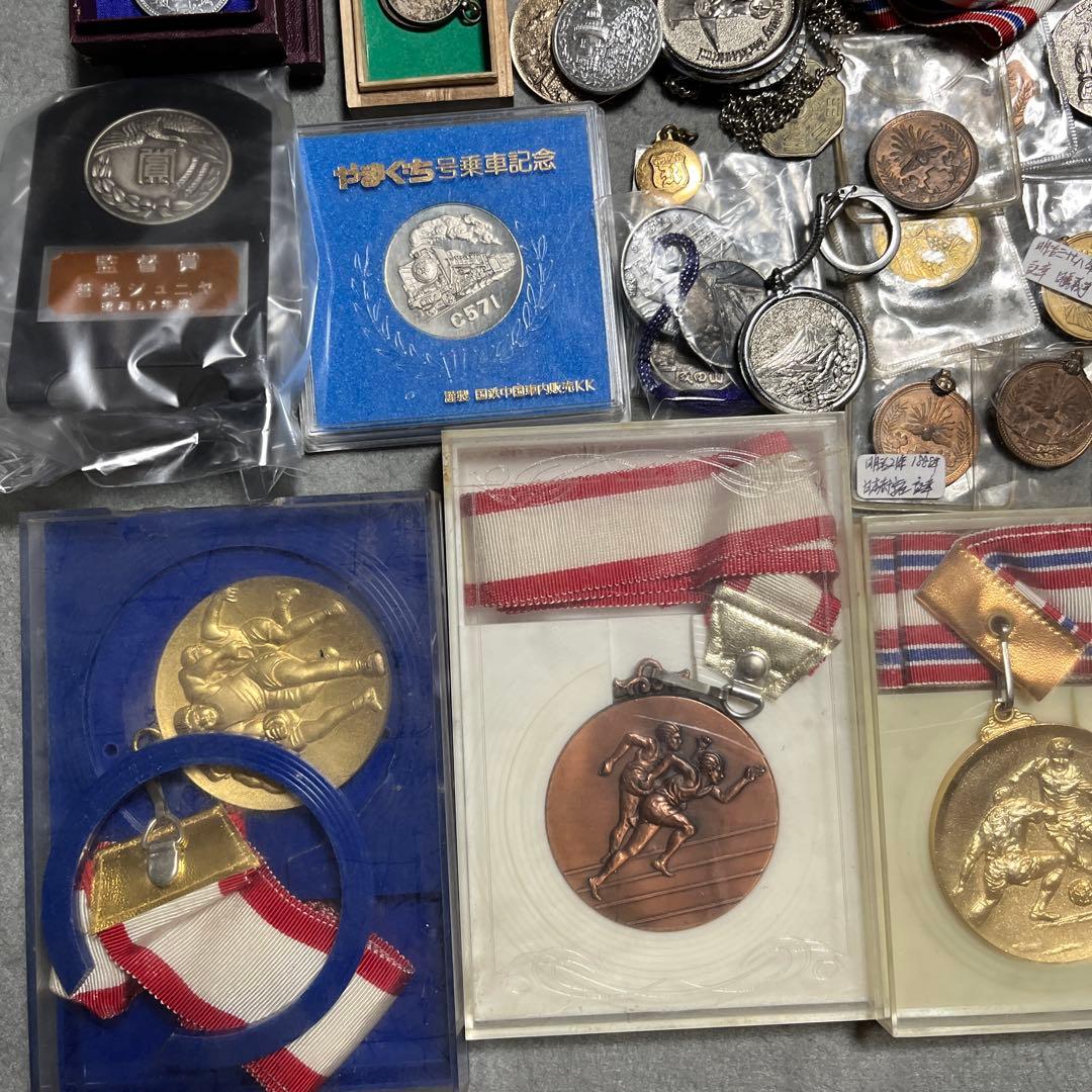 【値下げOK】 勲章 メダル 大量 まとめ売り 希少 徽章 赤十字社 ビンテージ