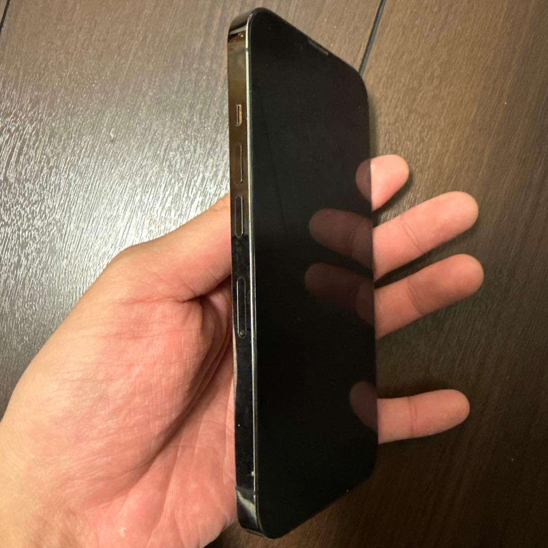 スマートフォン本体 ブラック 画面に傷あり