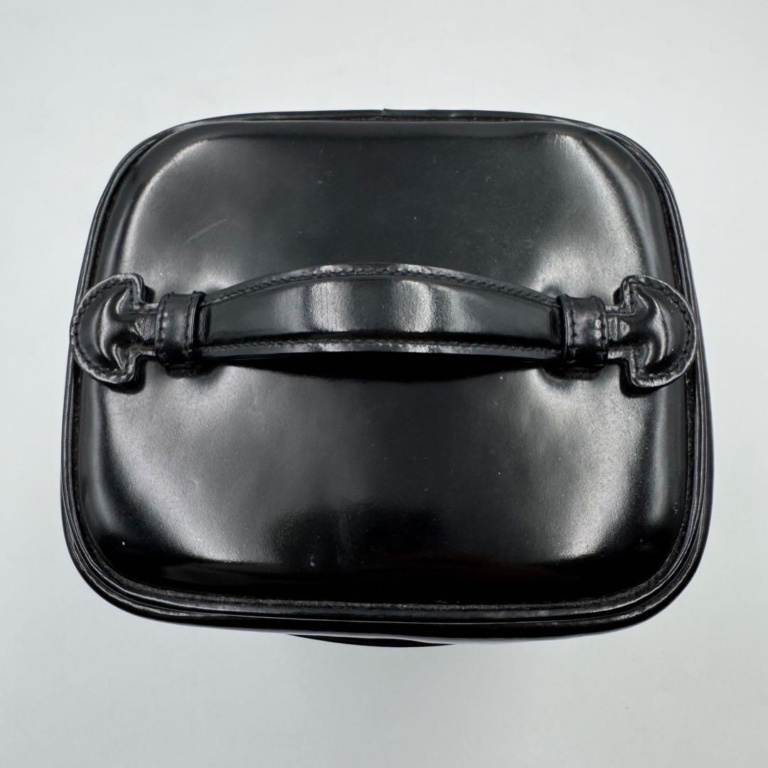 CHANEL シャネル　バニティバッグ　ブラック　エナメル　ココマーク　シール有