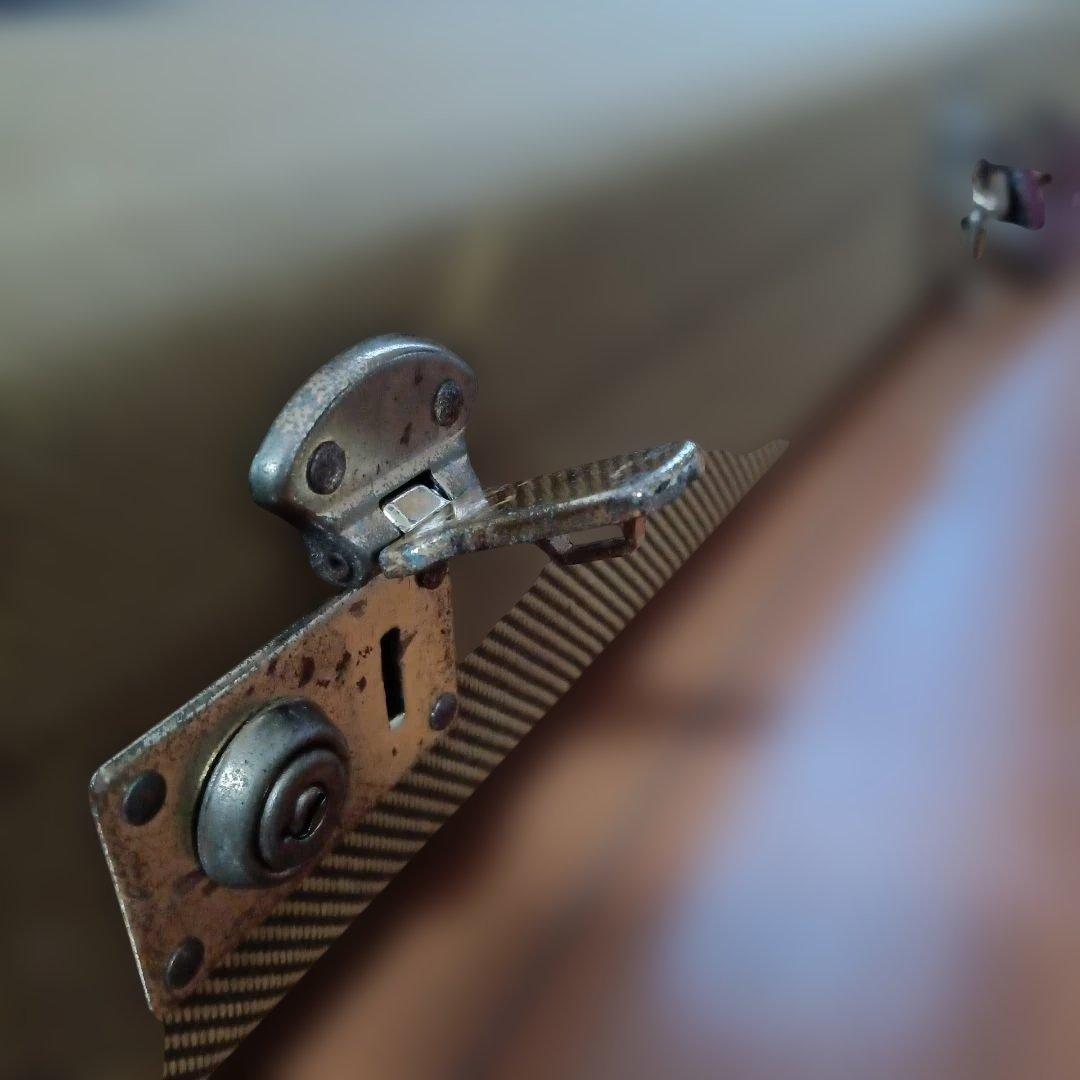 エレキギター Ｅａｓｔ　Ｖｉｌｌａｇｅ　Ｇｕｉｔｅｒｓ