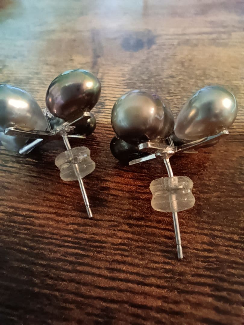 K18WGブラックパール フラワーデザイン ピアス(両耳用) - メルカリ