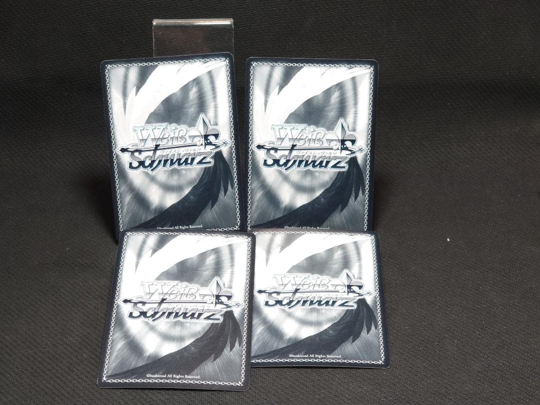 ヴァイスシュヴァルツ ごちうさ ”大人コーデ”リゼ 4枚セット 商品詳細