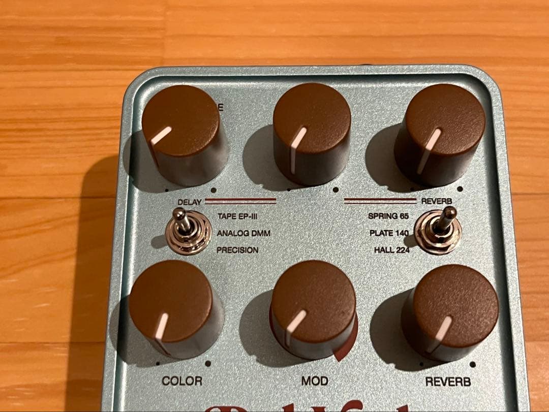 ギター UNIVERSAL AUDIO UAFX Del-Verb