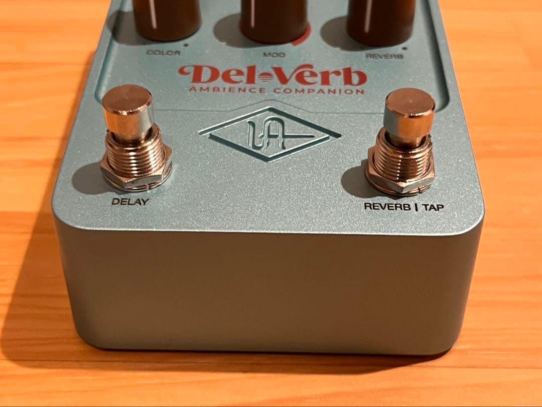 ギター UNIVERSAL AUDIO UAFX Del-Verb