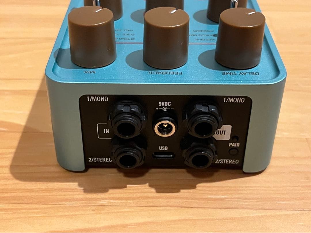 ギター UNIVERSAL AUDIO UAFX Del-Verb