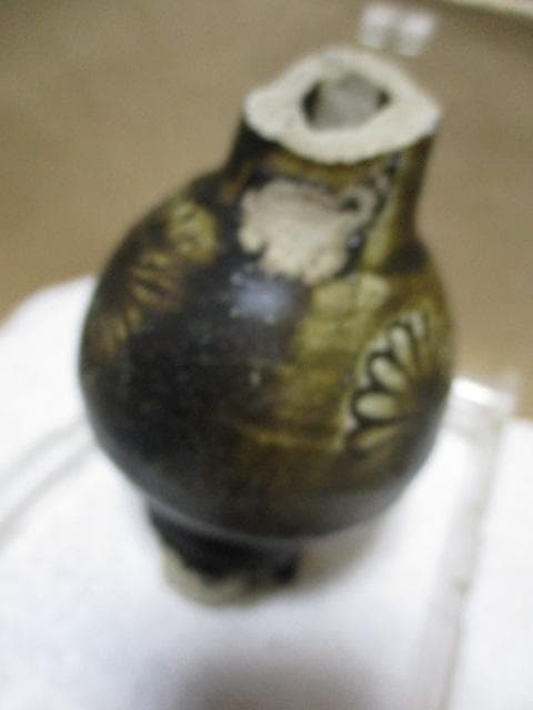 古瀬戸 鉄釉の仏花器 鎌倉ですが O35-1