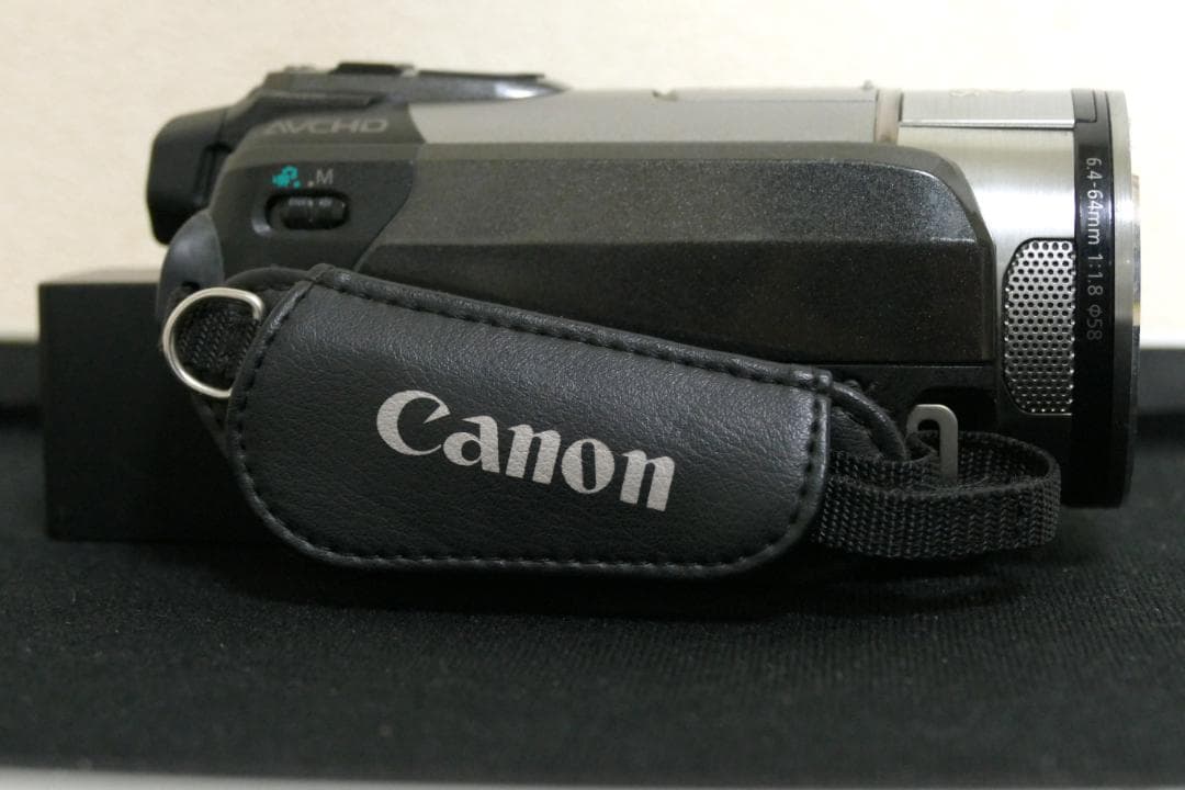 Canon フルHD対応デジタルビデオカメラ　iVIS HF S21（中古）