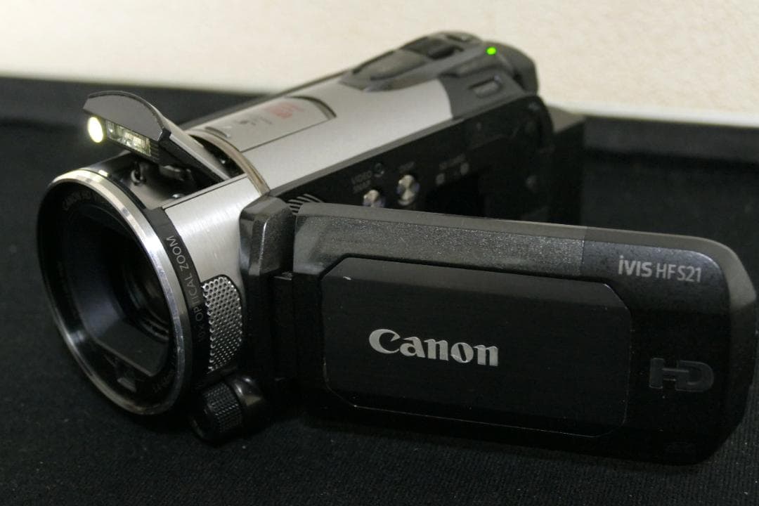 Canon フルHD対応デジタルビデオカメラ　iVIS HF S21（中古）