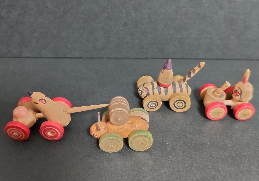 ふるさとの玩具 木地玩具 十二支モチーフ 車 ミニチュア 山車 土産物