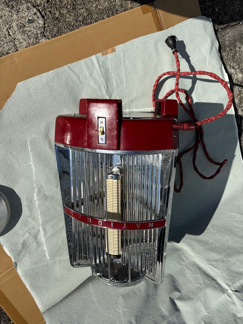 ナショナルの可愛いレトロな三角パネル電気ストーブ 作動品 NATIONAL 希少