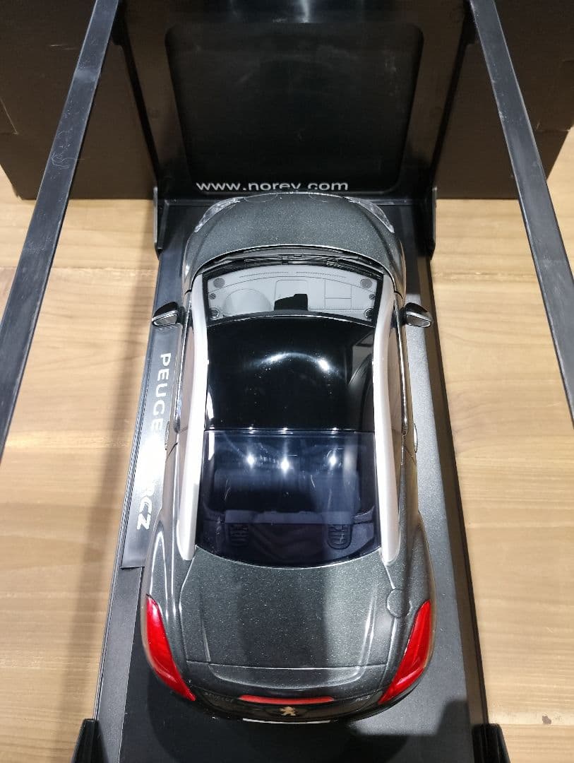 1/18 ノレブ　プジョー　RCZ　ミニカー　グレーメタリック