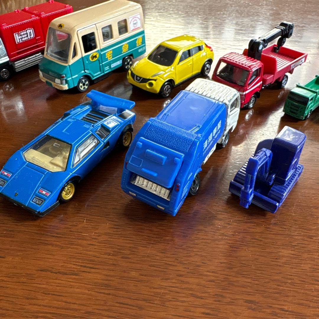トミカ いろいろ19台 おまけ付 - メルカリ