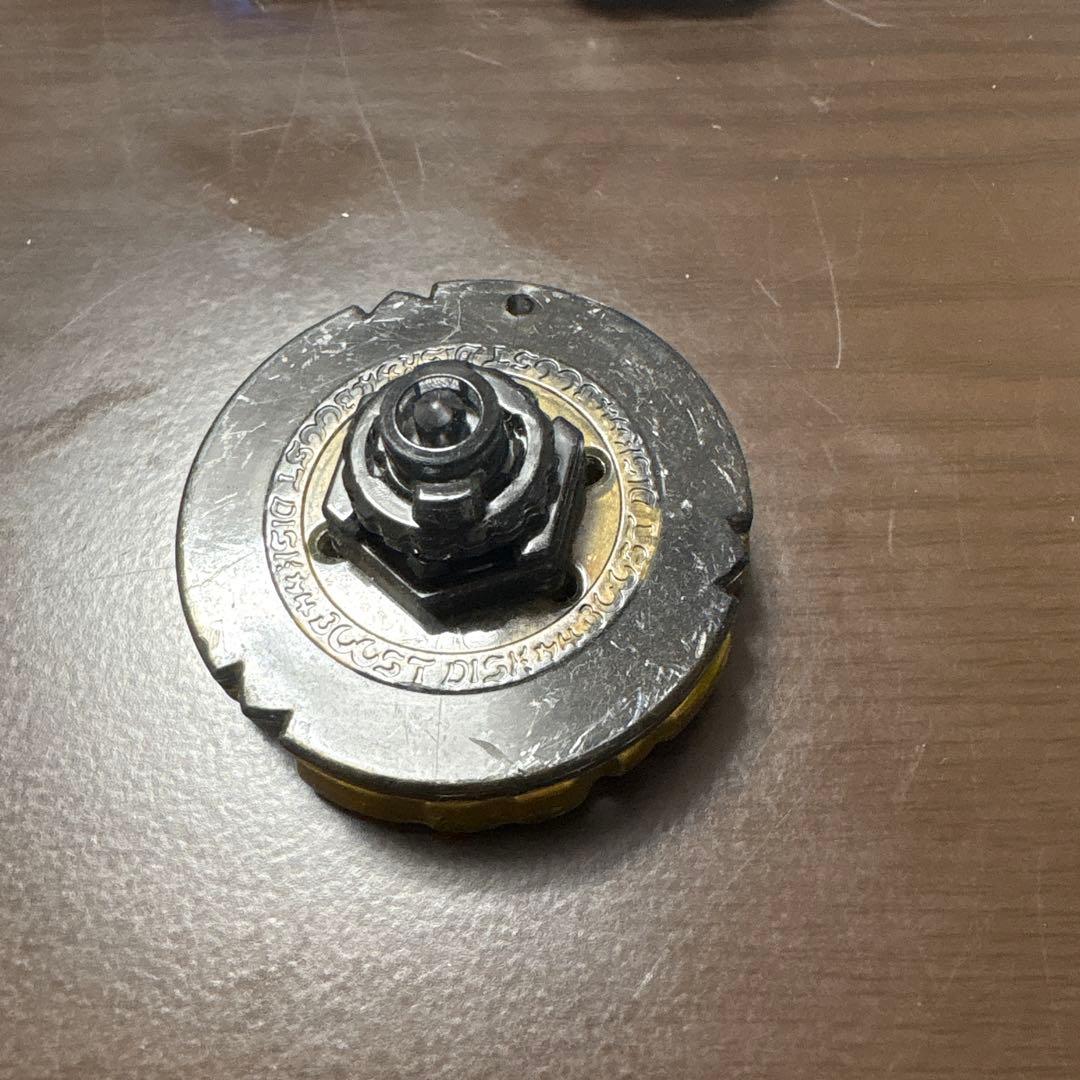 ベイブレード 金色と黒色 パーツ - メルカリ