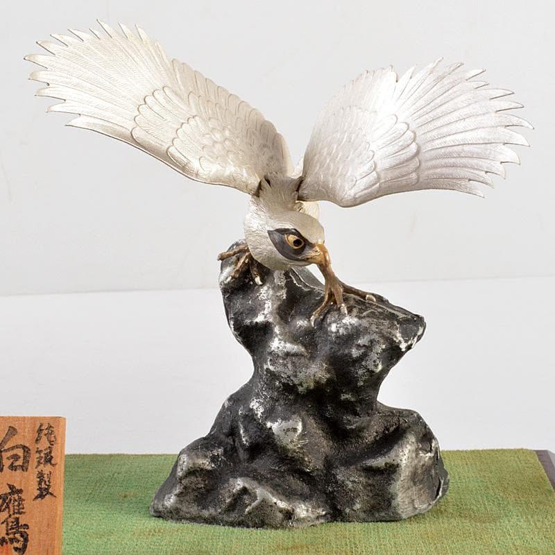 正光作 純銀製 白鷹 置物 ガラスケース付 M R5445