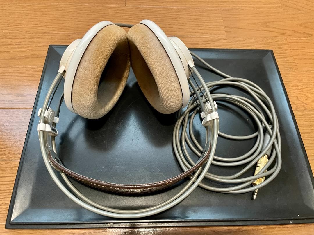 AKG K701 ヘッドホン 動作確認済】AKG 開放型ヘッドホン K701の通販 by