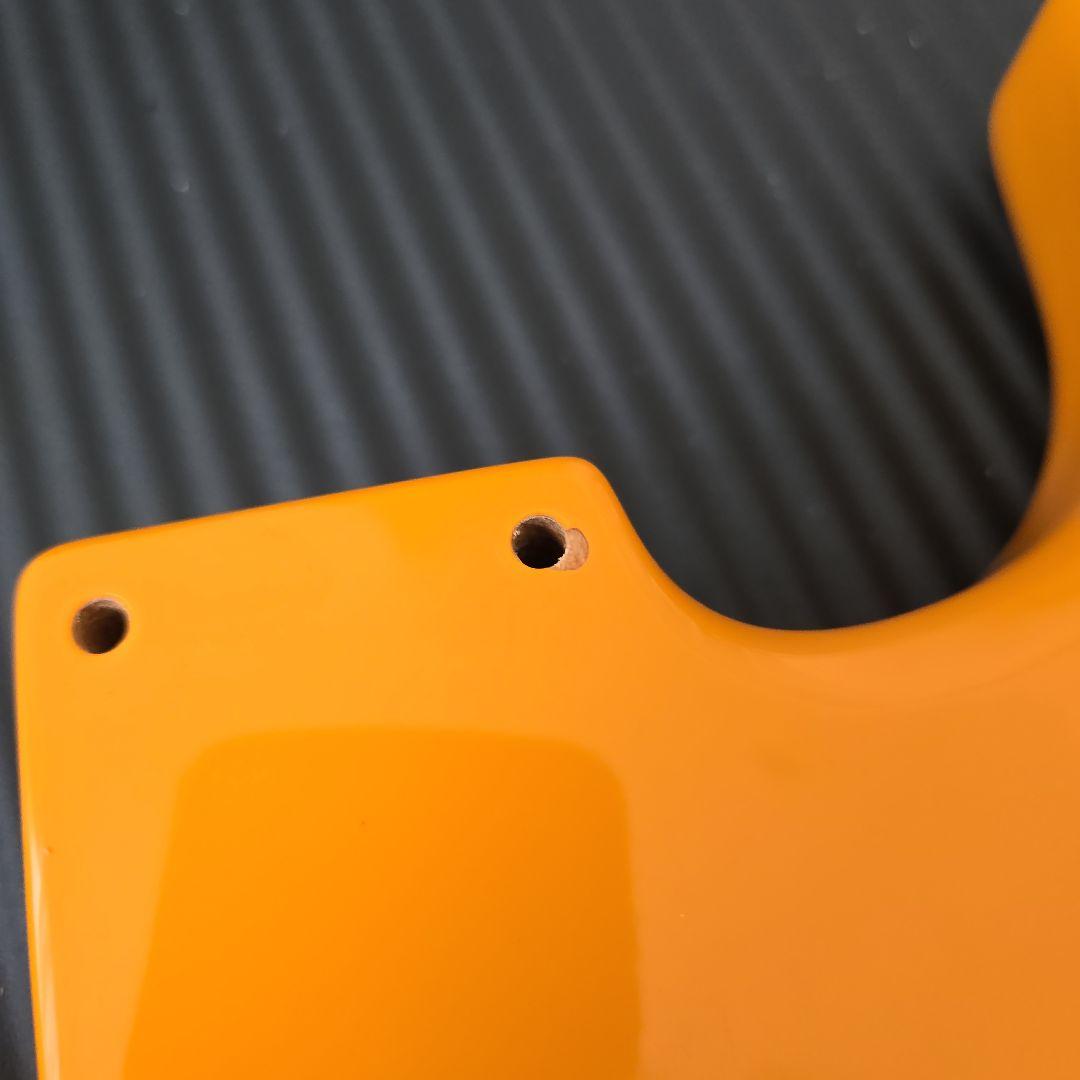 fender ストラトキャスター　アルダー　ボディ　オレンジ