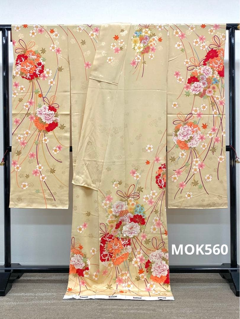 振袖 仮絵羽 ヒロミチナカノ 刺繍 金彩 紋意匠 正絹 未仕立て品 八掛付き