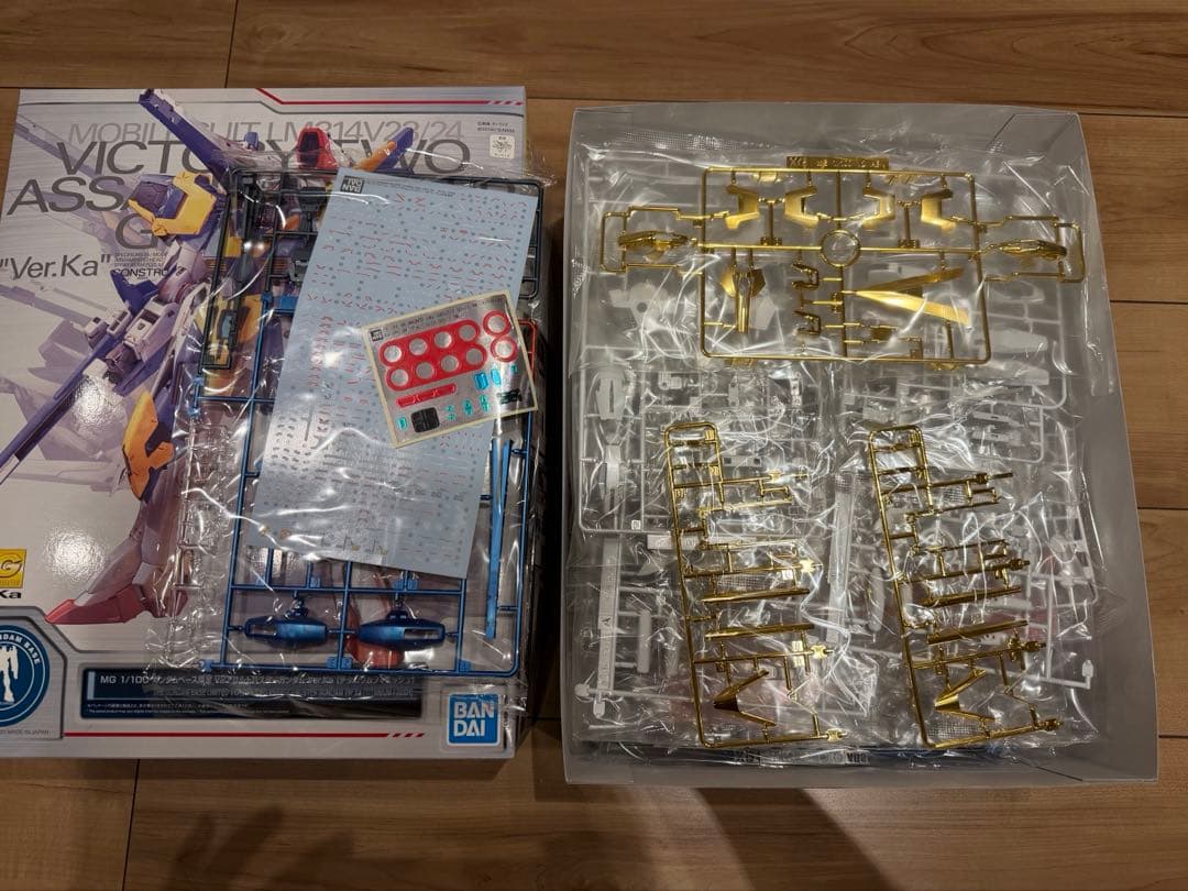 MG 1/100 V2 アサルトバスター　Ver.Ka チタニウムフィニッシュ