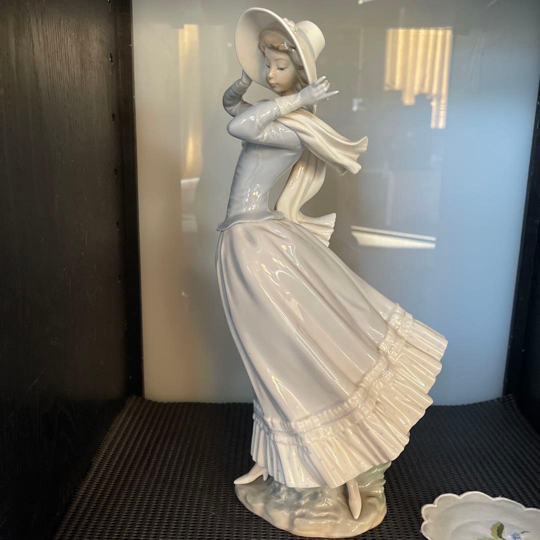 リヤドロ　春のそよ風　陶器製