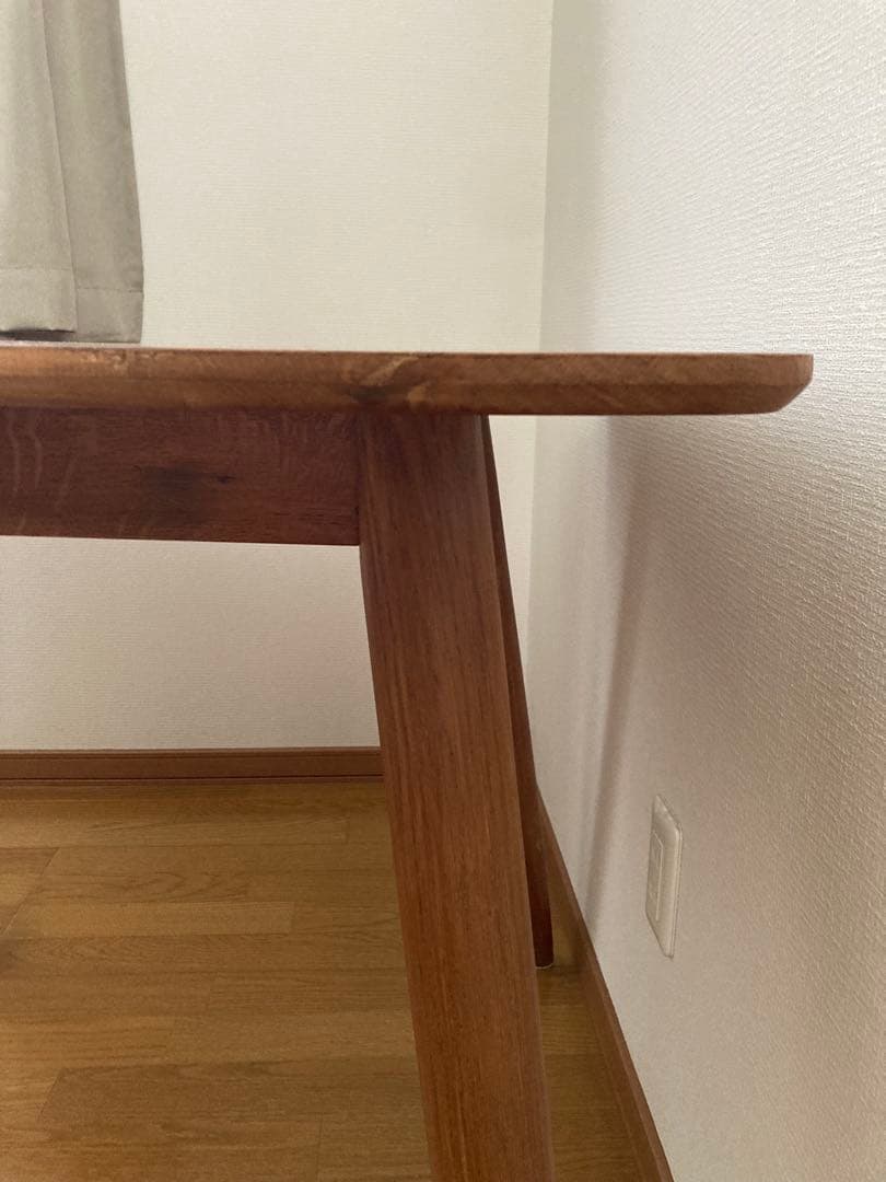 木製　ヴィンテージ風　ダイニングテーブル　正方形　ブラウン