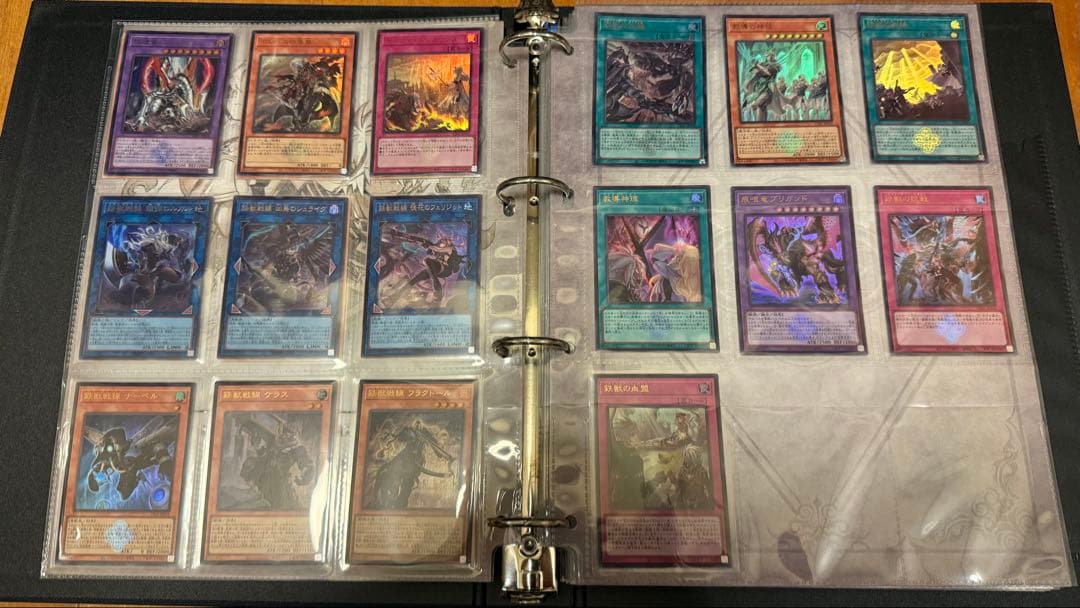 【一部欠品あり】遊戯王 白の物語 コンプリートファイル　(カード付)