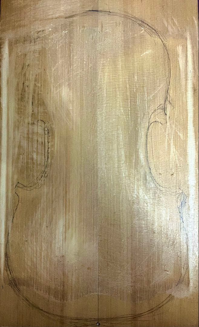 バイオリンの表板(スプルース未加工)
