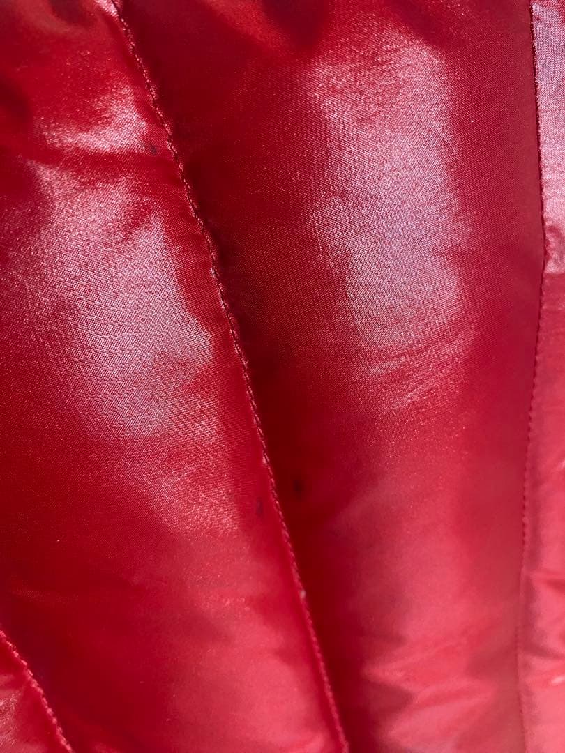 お*ん様 モンクレール　MONCLER ダウンベスト　赤　キッズ　可愛い　2y