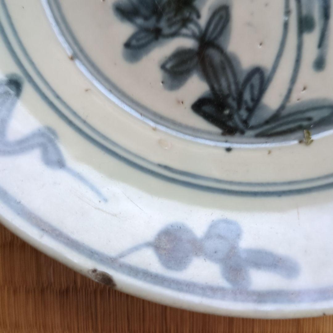 青い絵付けの陶器製平皿 呉須手 皿 骨董品