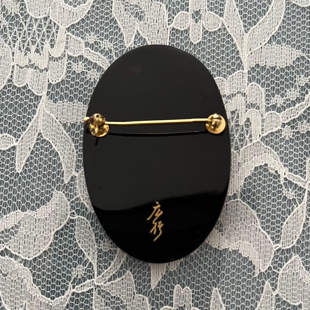 本鼈甲 蒔絵 花柄 楕円形ブローチ - メルカリ