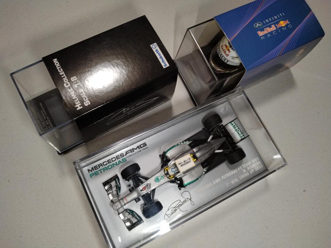 ミニチャンプス1/43ロズベルグ+1/8ヘルメットセット