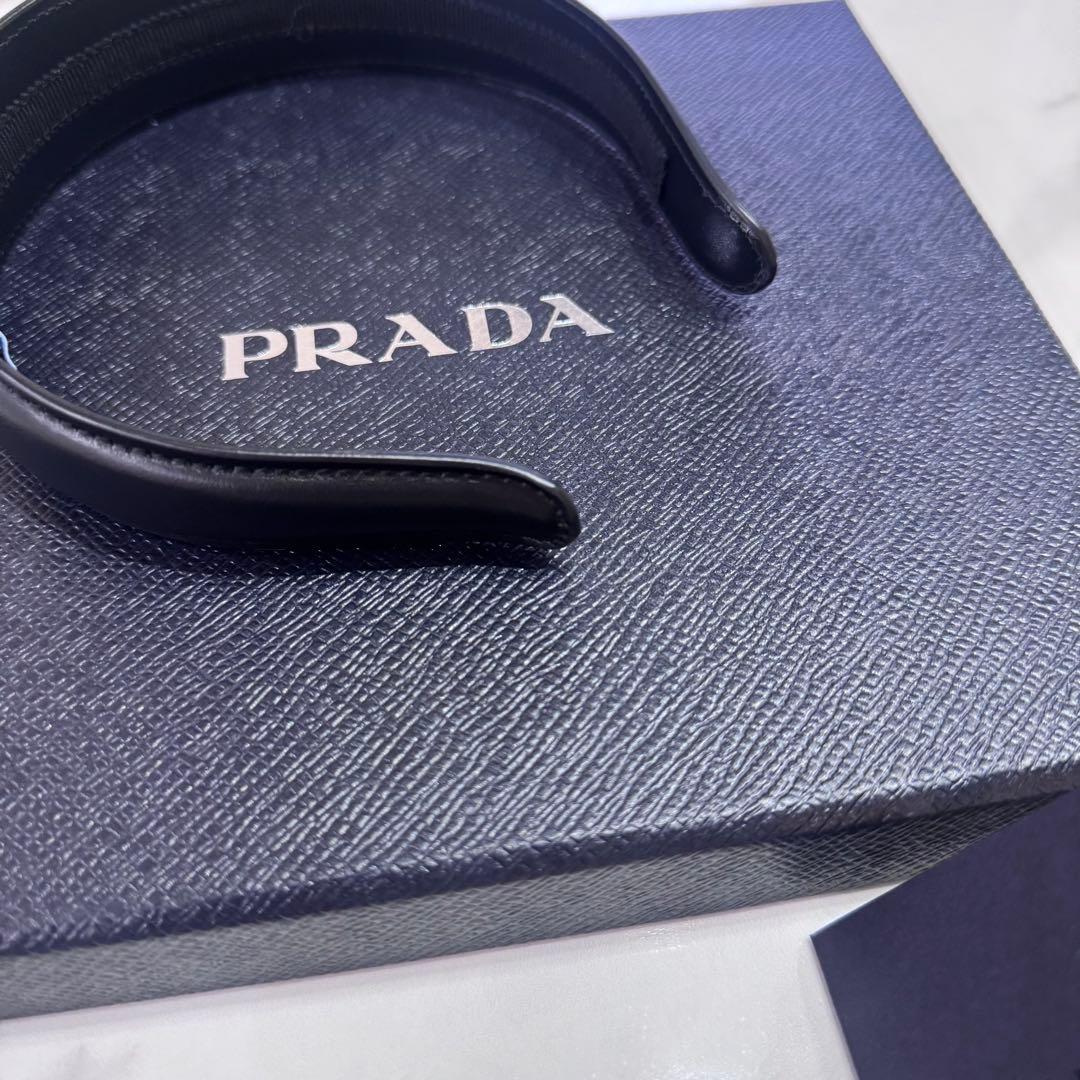 美品PRADA カチューシャ ブラックレザー
